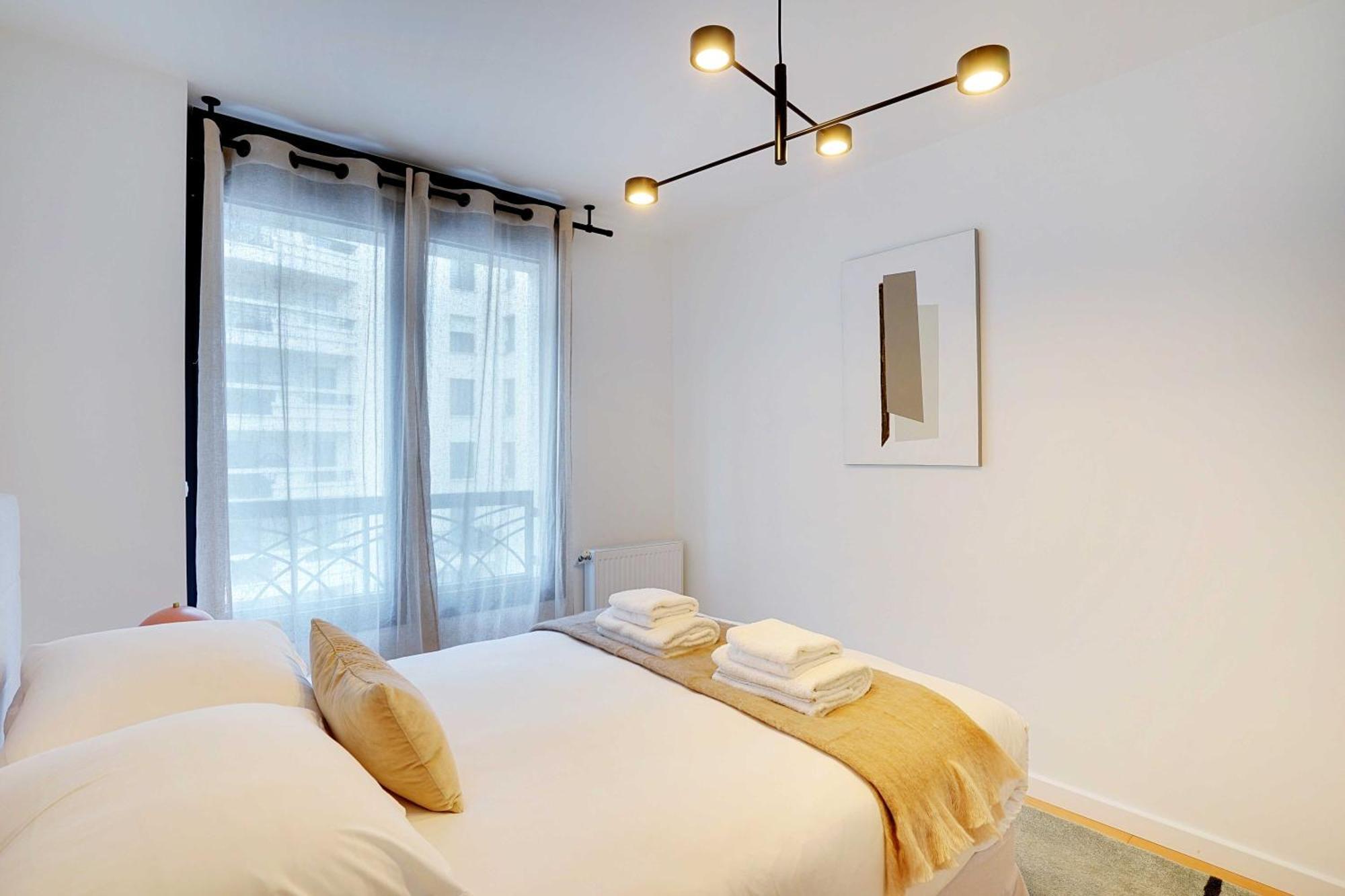 Raffinement Et Confort Dans Cette Residence A Левалоа-Пере Екстериор снимка